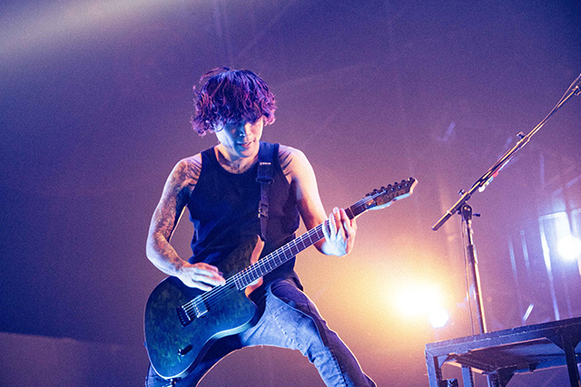 綺麗 RICHARD JAMES カルロバルベラ ピンストライプ 裏地派手柄 hideへの想いが結実したhide with Spread Beaverワンマンライブ